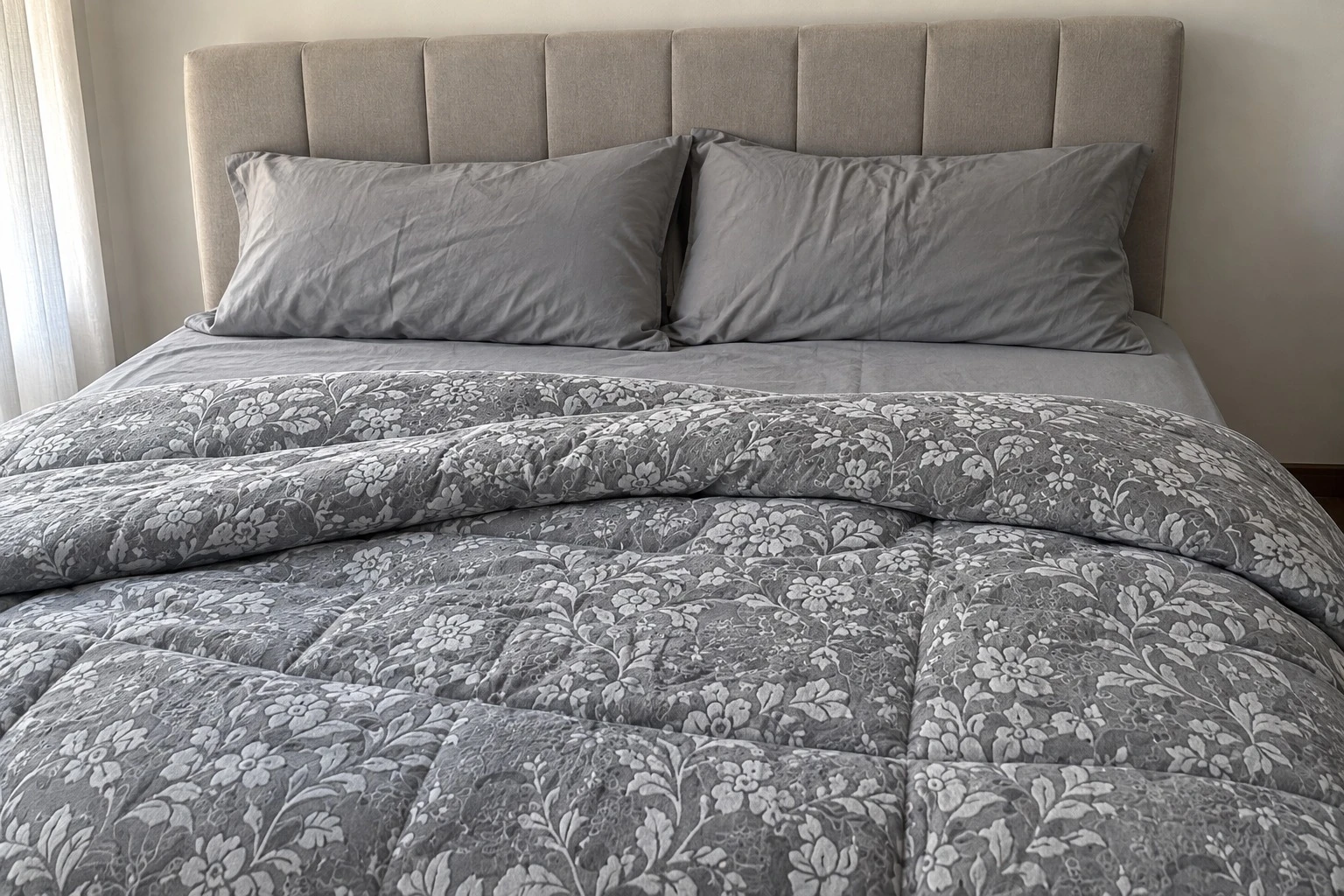 Platinum grey floral jacquard comforter head of bed